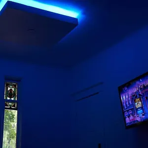 Blue Lounge ☆ Lafontaine Park ☆ Tv Cable Montreal