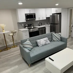 Brand New 2 Bedrooms Modern Guest With Separate Entrance Calgary
